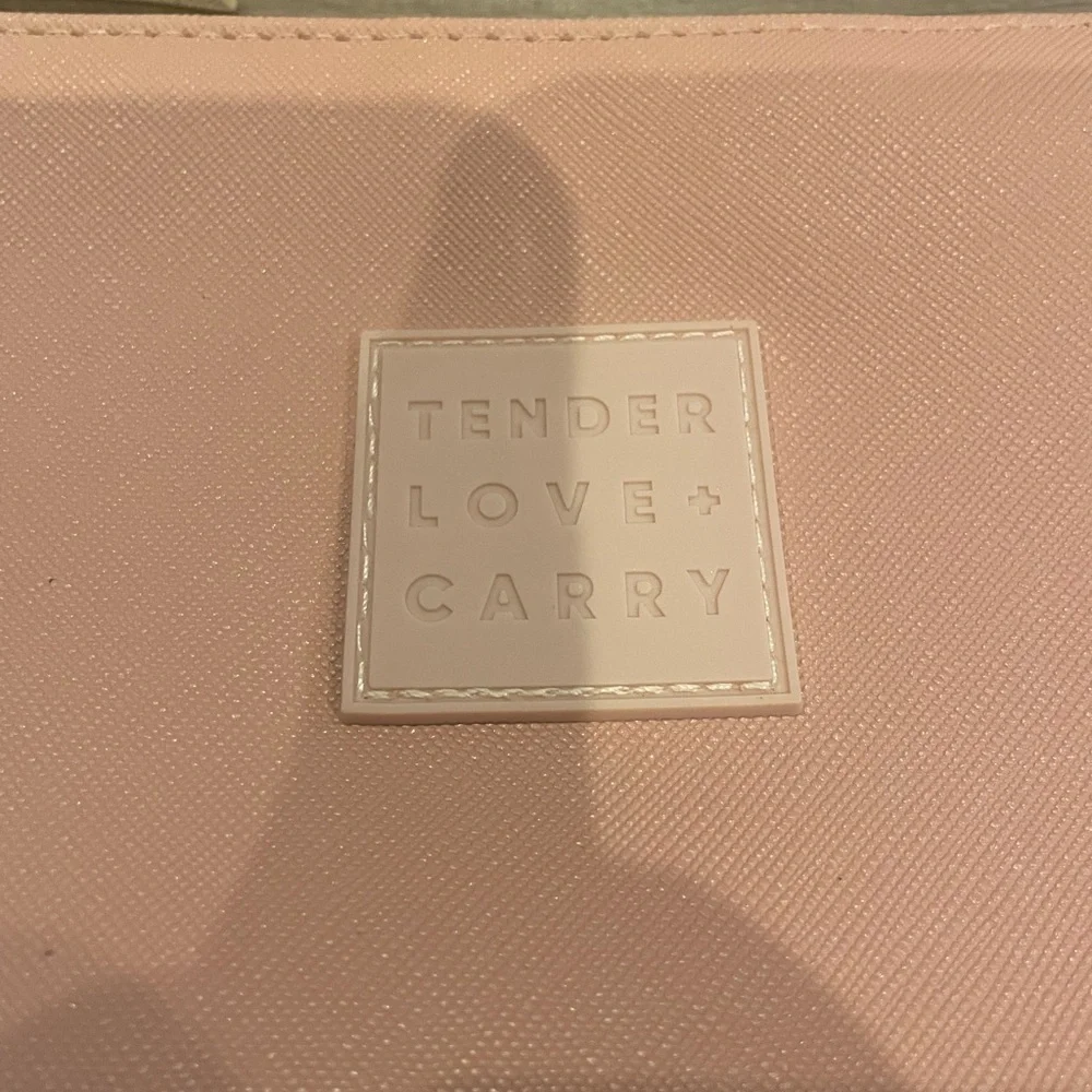Tender Love Carry Blush Makeup Organizer